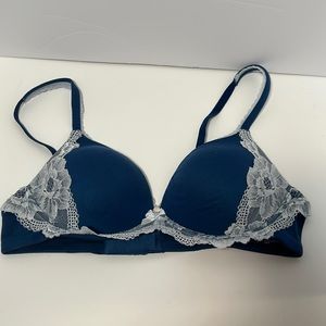 Victoria's Secret Body by Victoria No Wire Blue White Lace Size 36A